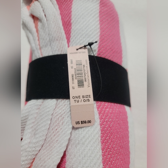 NWT Victoria's Secret Beach Blanket Striped Lightweight Throw - Picture 9 of 10